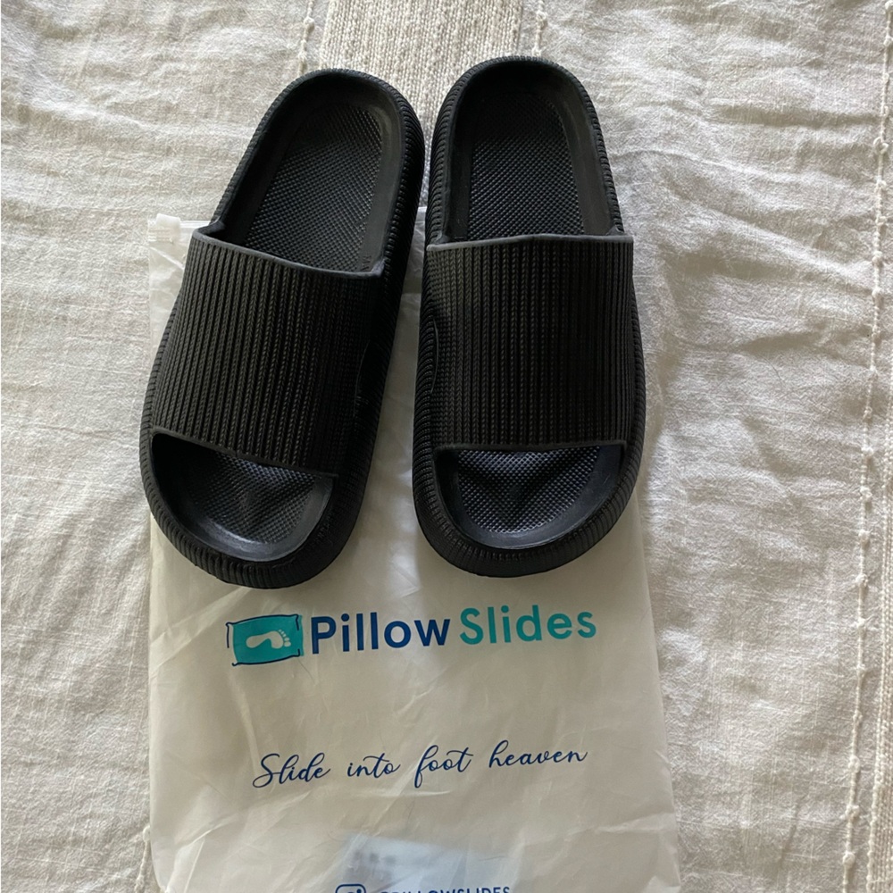 Pillow Slides New Black size 8